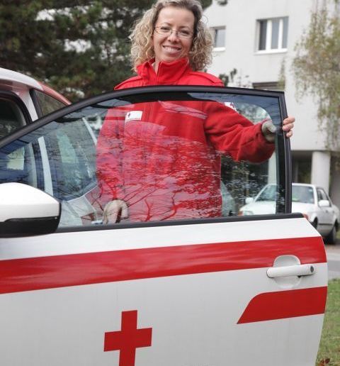 Professionelle Pflege unterstützt Patienten und Angehörige ganzheitlich. Hauskrankenpflege ermöglicht in den eigenen vier Wänden fachgerechte Pflege und Betreuung.